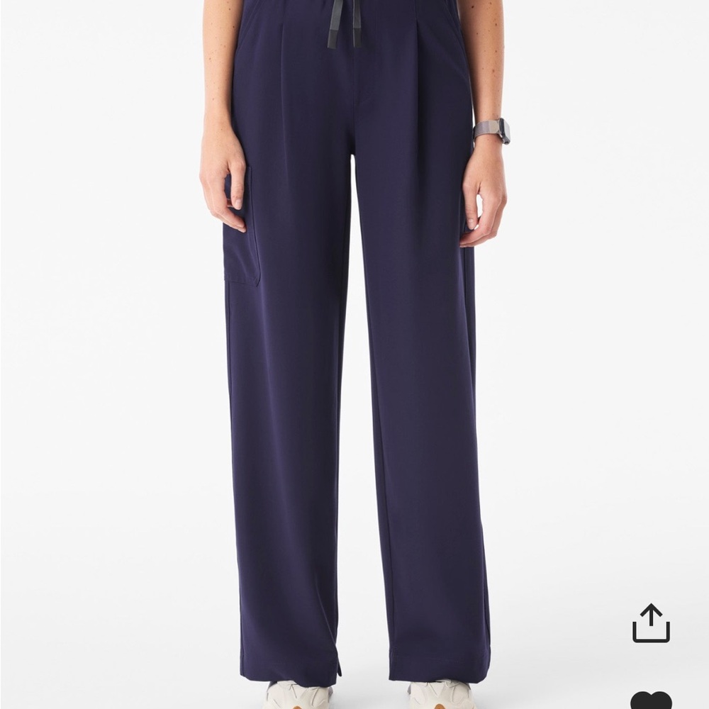 Figs Shelby Wide-Leg scrub bottoms  in Navy